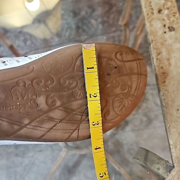 Baretraps White slide sandals size 6.5 - Picture 8 of 8